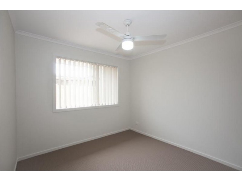 12 Keelson Crescent, Hope Island QLD 4212