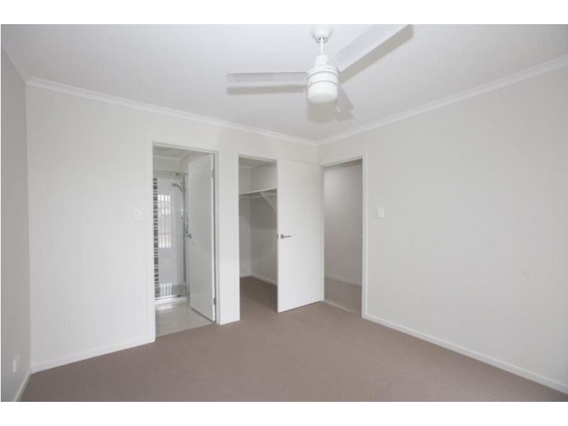 12 Keelson Crescent, Hope Island QLD 4212