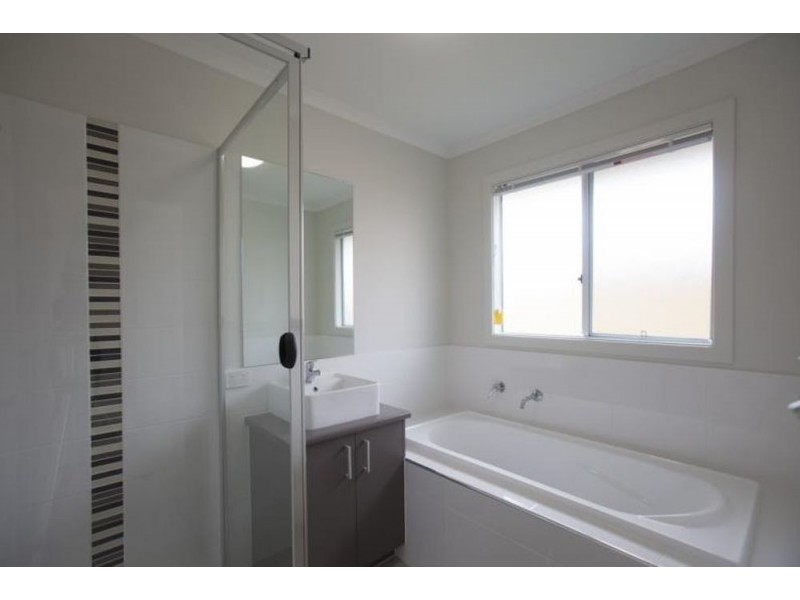 12 Keelson Crescent, Hope Island QLD 4212