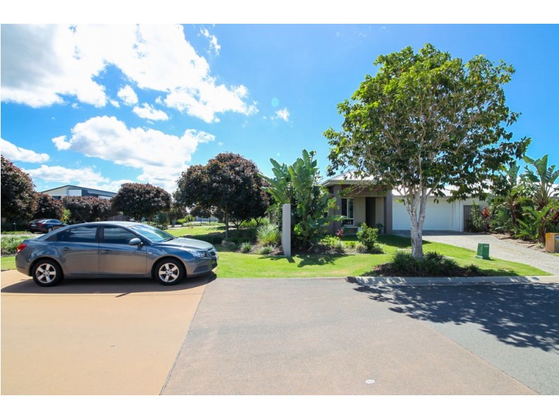 12 Keelson Crescent, Hope Island QLD 4212