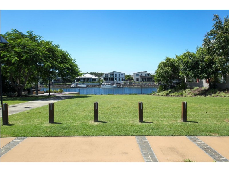 12 Keelson Crescent, Hope Island QLD 4212