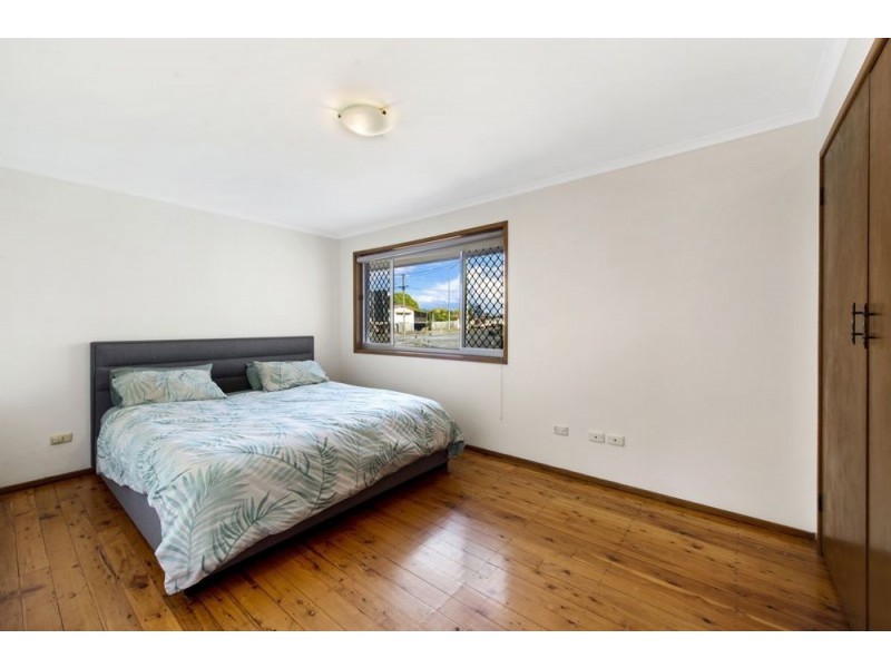 74 Woomera Crescent, Southport QLD 4215