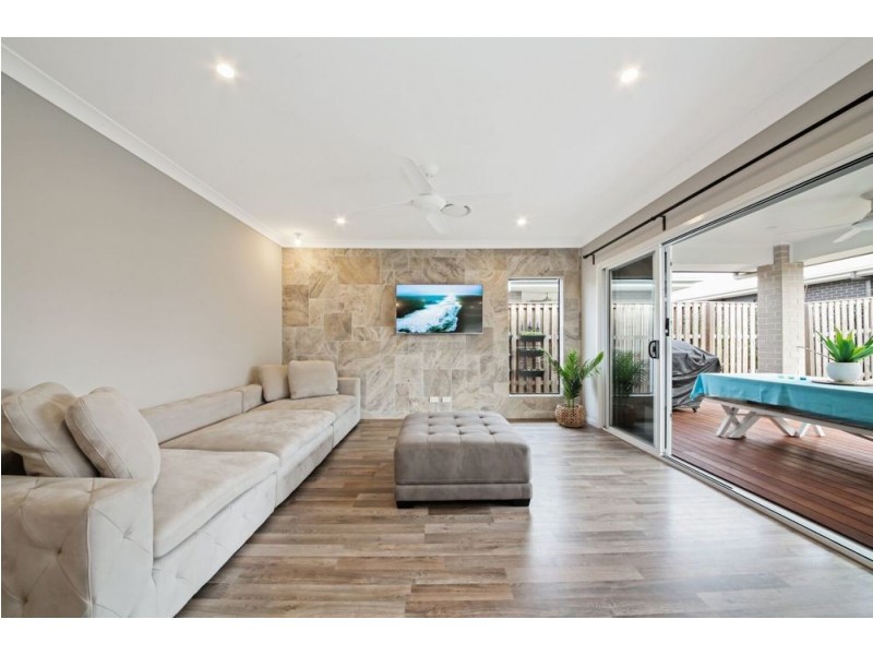 17 Lindeman Circuit, Pimpama QLD 4209