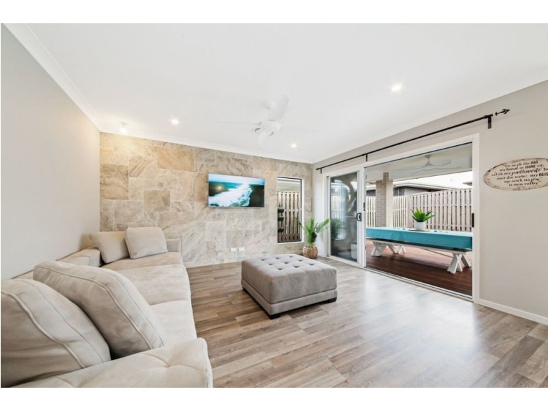17 Lindeman Circuit, Pimpama QLD 4209
