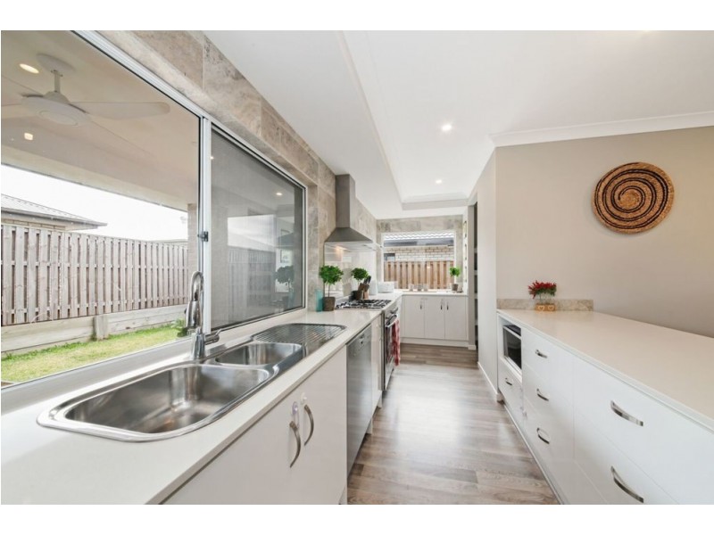 17 Lindeman Circuit, Pimpama QLD 4209