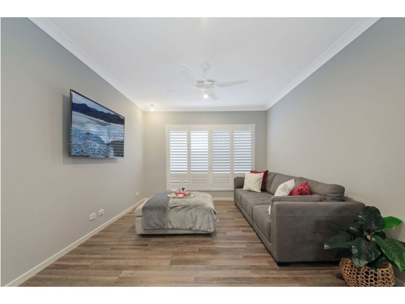 17 Lindeman Circuit, Pimpama QLD 4209