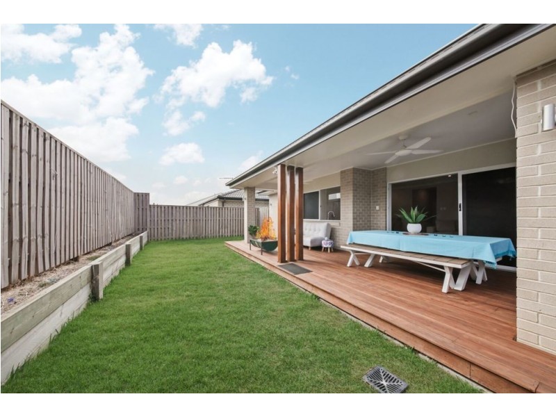 17 Lindeman Circuit, Pimpama QLD 4209