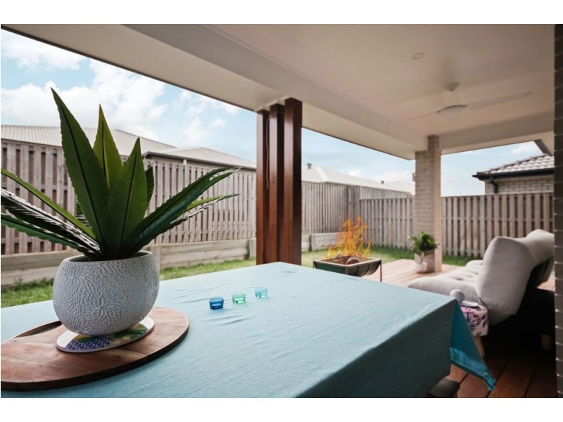 17 Lindeman Circuit, Pimpama QLD 4209