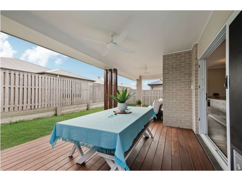 17 Lindeman Circuit, Pimpama QLD 4209