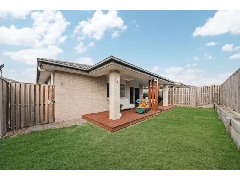 17 Lindeman Circuit, Pimpama QLD 4209