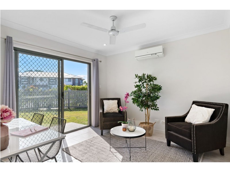 2 Rise Circuit, Pacific Pines QLD 4211