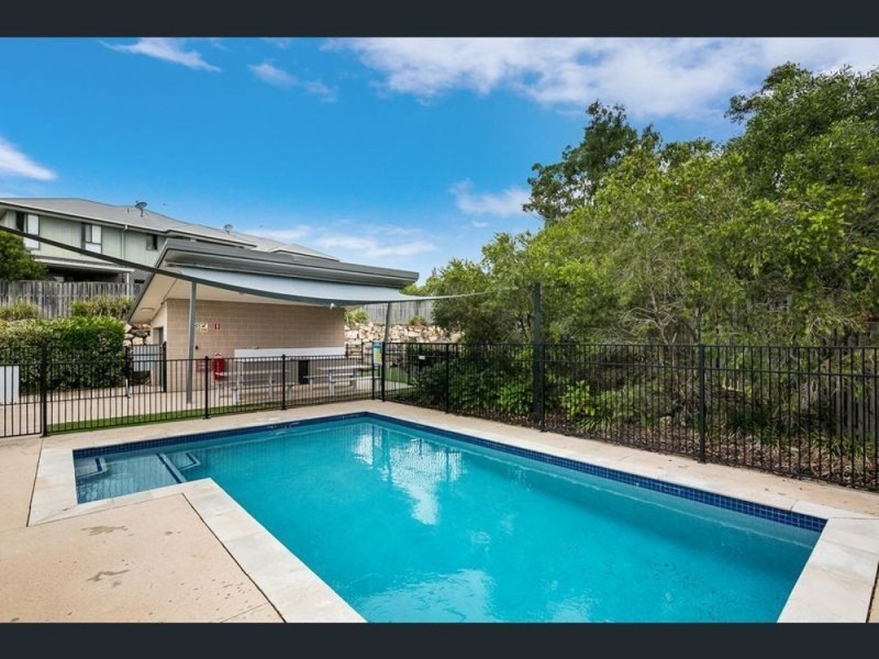 2 Rise Circuit, Pacific Pines QLD 4211