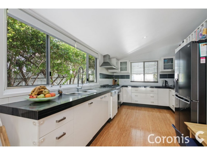 9 Saltash Street, Labrador QLD 4215