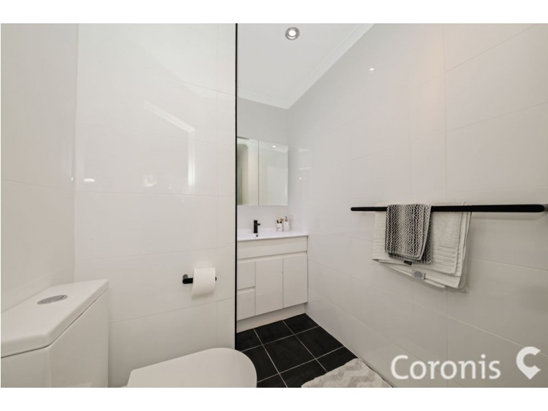 9 Saltash Street, Labrador QLD 4215