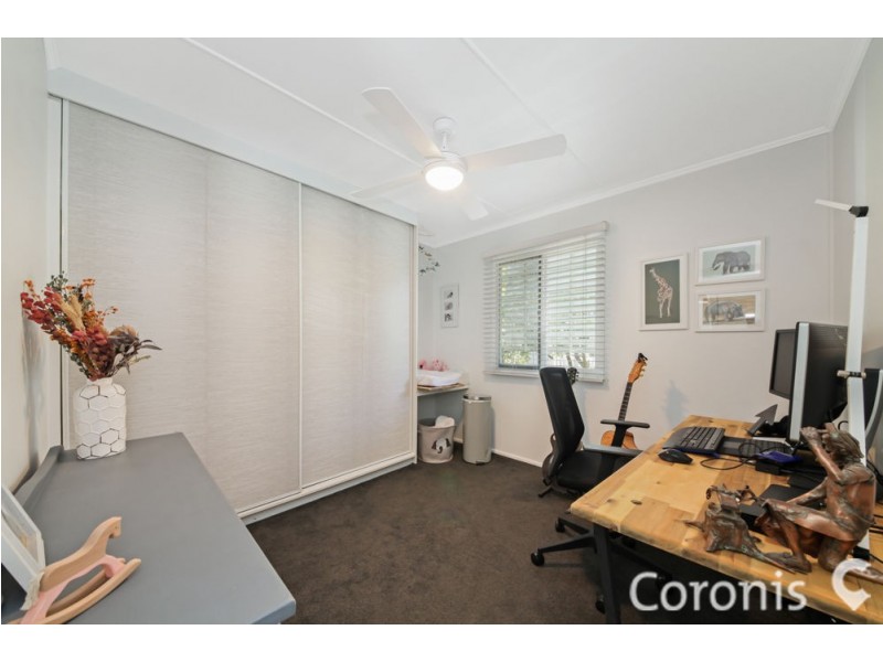 9 Saltash Street, Labrador QLD 4215