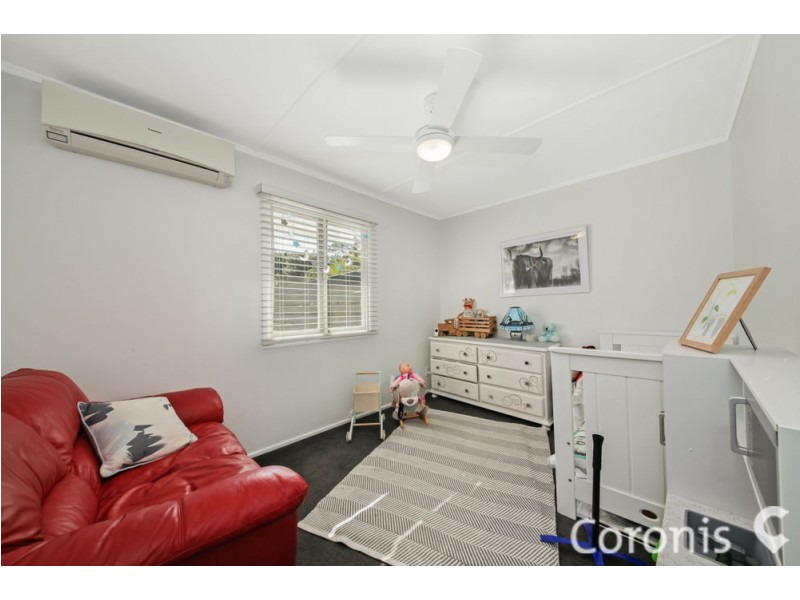 9 Saltash Street, Labrador QLD 4215