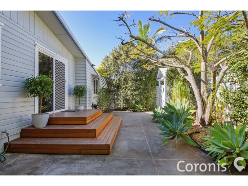 9 Saltash Street, Labrador QLD 4215