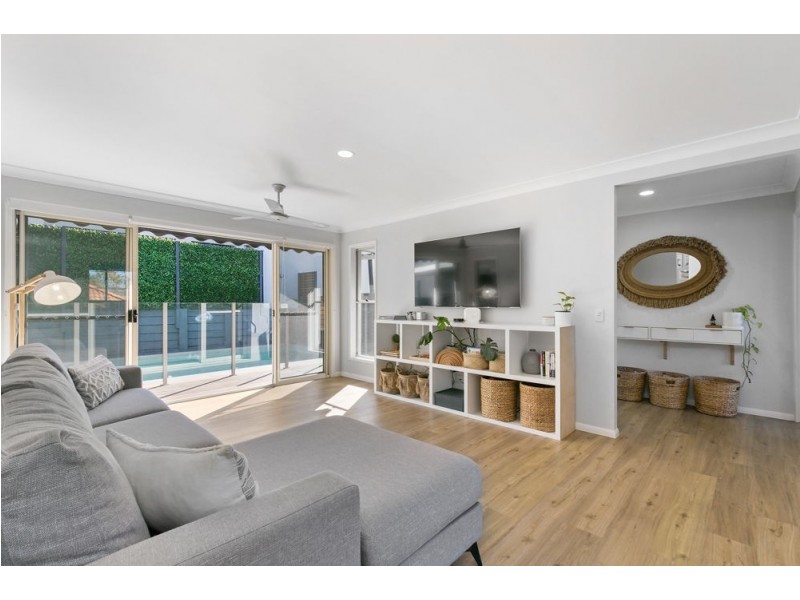 6 Elfin Street, Robina QLD 4226