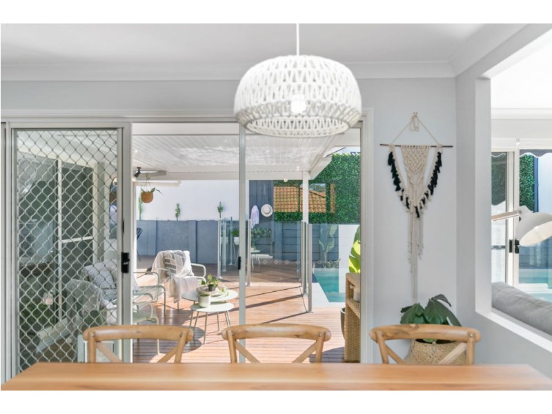 6 Elfin Street, Robina QLD 4226