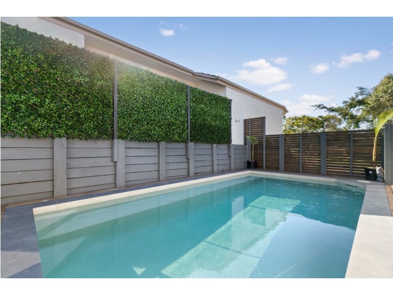 6 Elfin Street, Robina QLD 4226