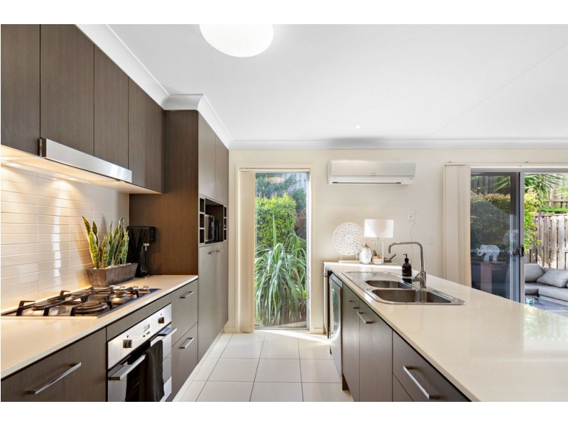 30/1 Belongil Street, Pacific Pines QLD 4211