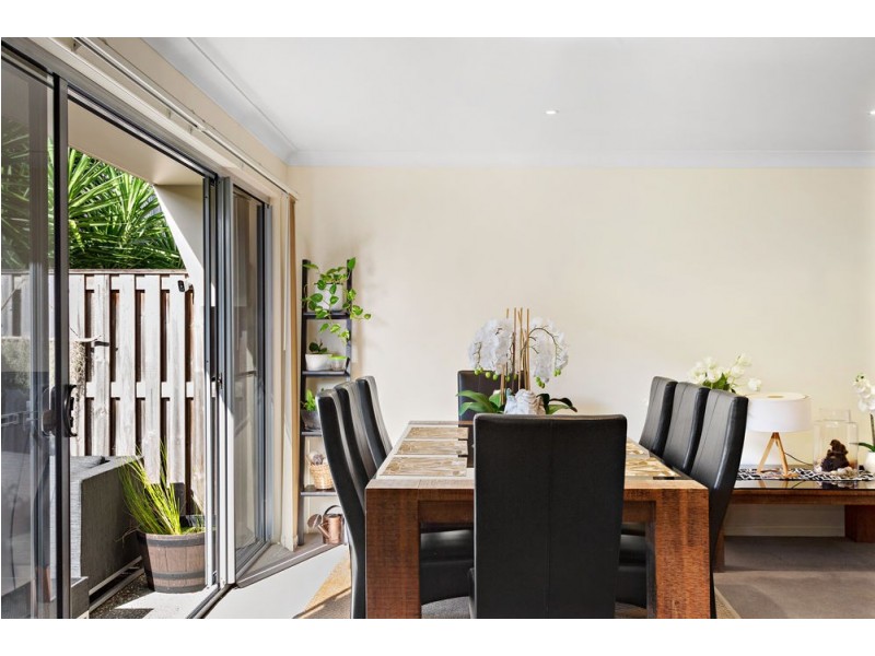 30/1 Belongil Street, Pacific Pines QLD 4211