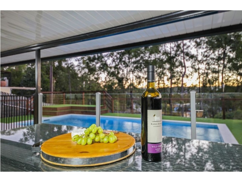 9 Temoe Rise, Pacific Pines QLD 4211
