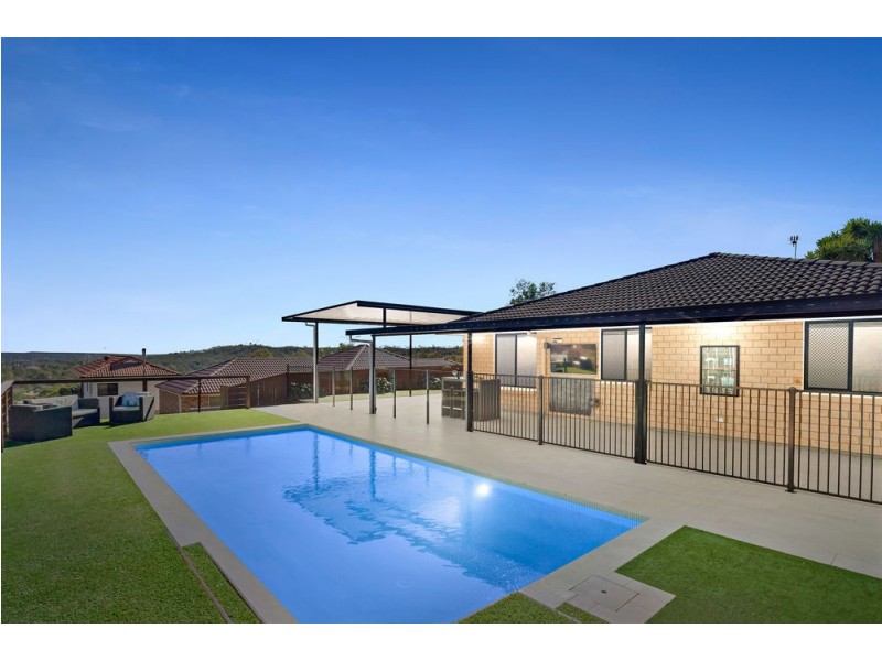 9 Temoe Rise, Pacific Pines QLD 4211