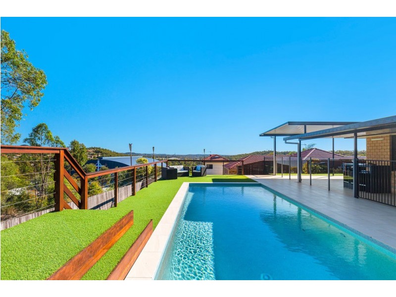 9 Temoe Rise, Pacific Pines QLD 4211