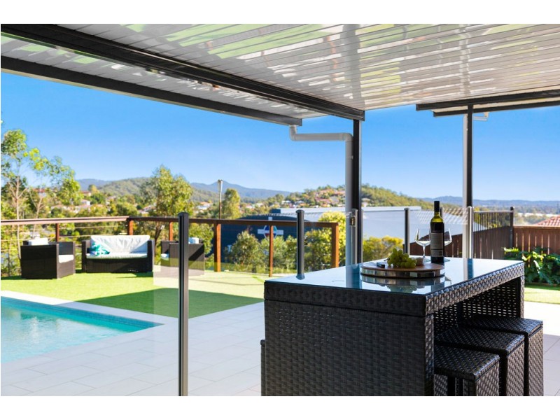 9 Temoe Rise, Pacific Pines QLD 4211