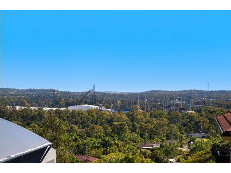 9 Temoe Rise, Pacific Pines QLD 4211