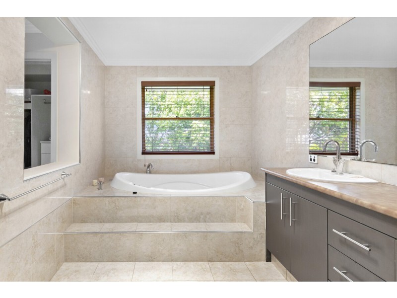 10 Ingrid Lane, Coomera Waters QLD 4209