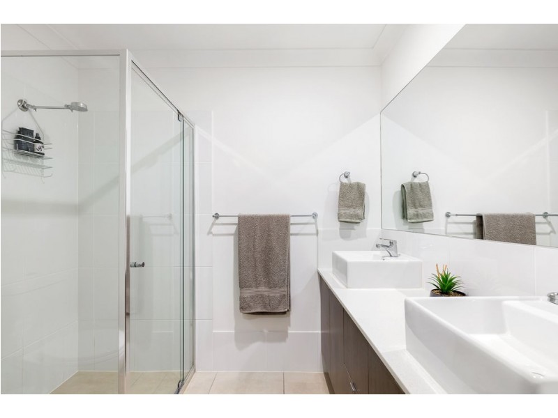 22/1 Tilbury Rise, Upper Coomera QLD 4209