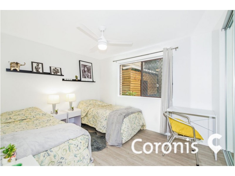 1/25 Imperial Parade, Labrador QLD 4215