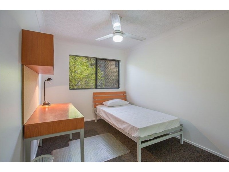 41/7-11 Brown Street, Labrador QLD 4215