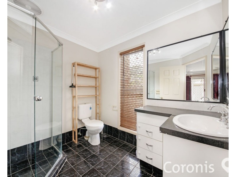 4 Morane Court, Pacific Pines QLD 4211