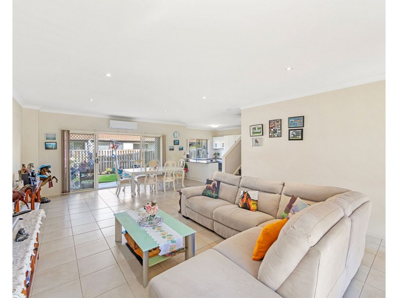 2/289 River Hills Road, Eagleby QLD 4207