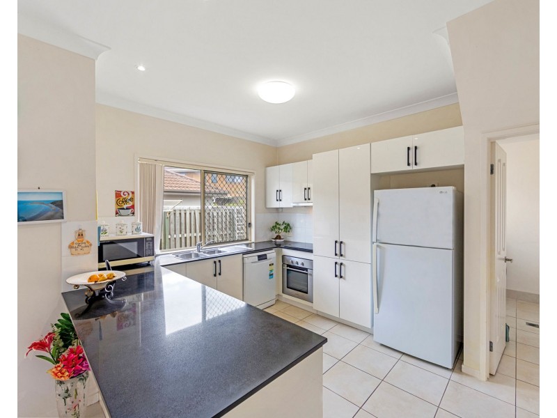 2/289 River Hills Road, Eagleby QLD 4207