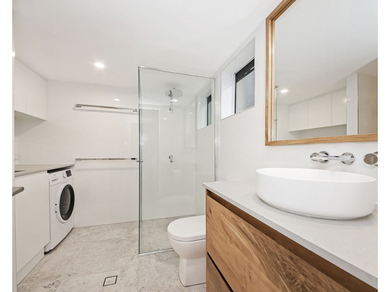 16/35-45 Palm Ave, Surfers Paradise QLD 4217