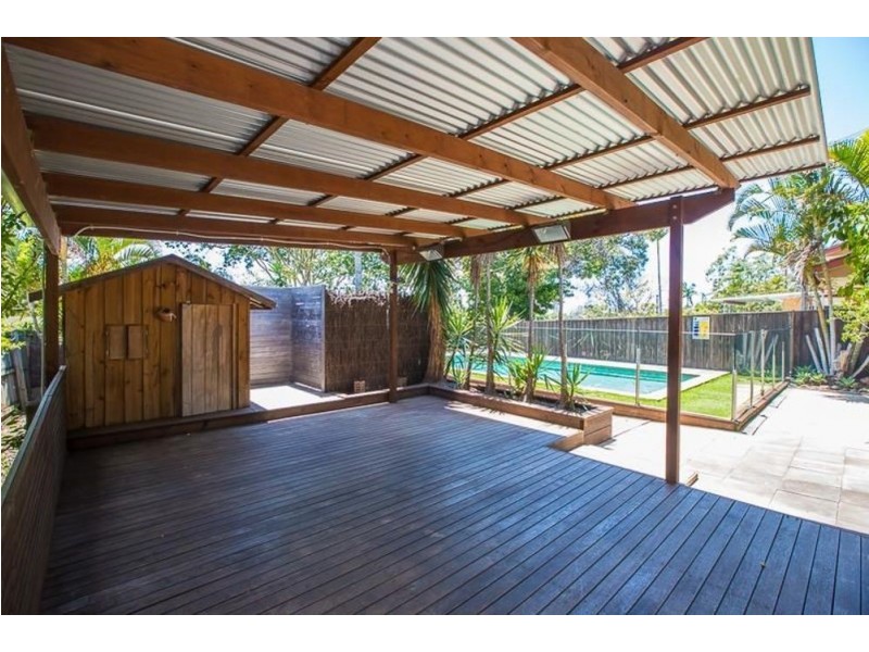156 Bamboo Avenue, Benowa QLD 4217