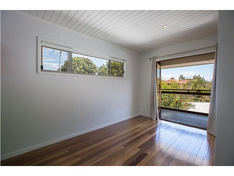 156 Bamboo Avenue, Benowa QLD 4217