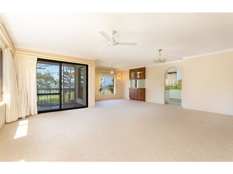 4/198 Marine Parade, Labrador QLD 4215