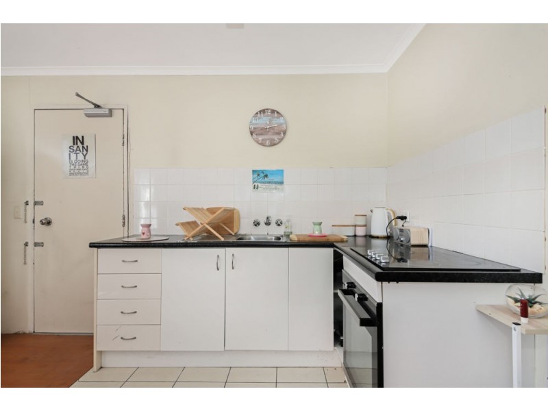 8/203 Scarborough Street, Southport QLD 4215
