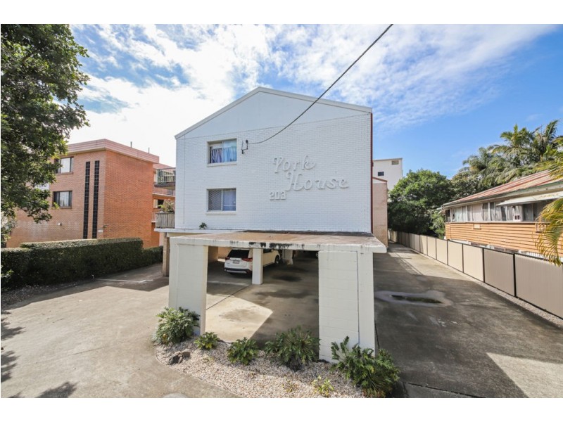 8/203 Scarborough Street, Southport QLD 4215