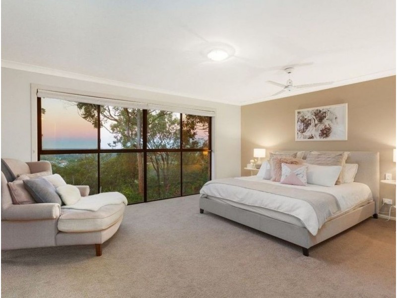 33 Highvale Drive, Helensvale QLD 4212