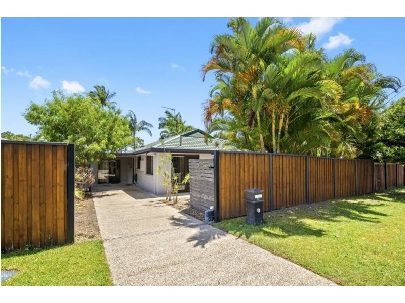 113 Bamboo Avenue, Benowa QLD 4217