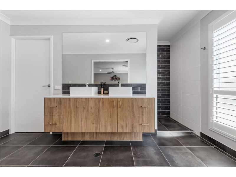 43 Lavinia Way, Coomera QLD 4209