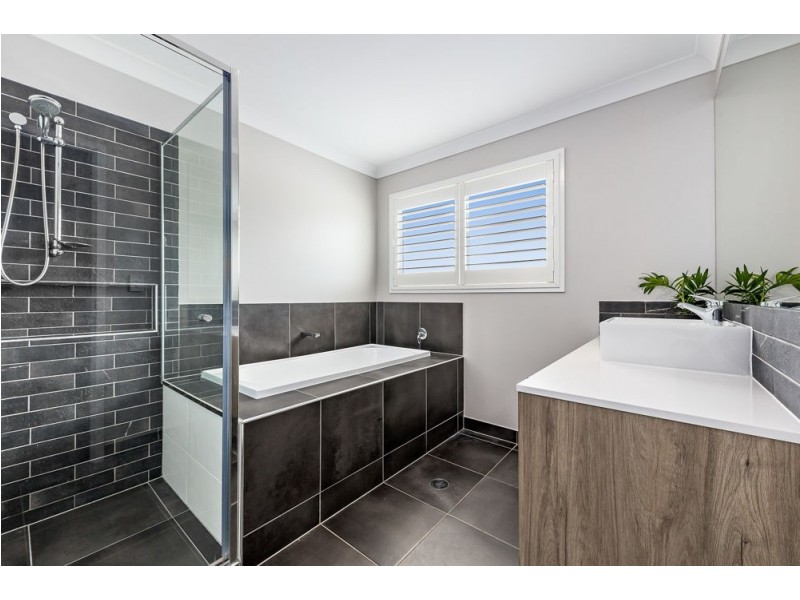 43 Lavinia Way, Coomera QLD 4209