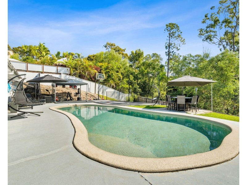 8 Hillary Circuit, Pacific Pines QLD 4211