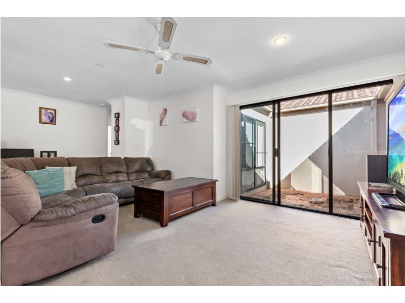 27/24 Amsonia Court, Arundel QLD 4214